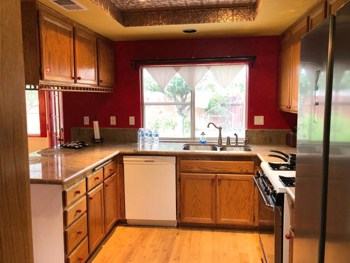 המט Vineyard Vista Suite With Tv And Private Bathroom מראה חיצוני תמונה